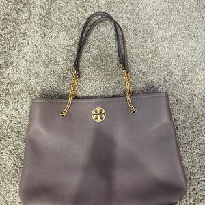 Tory Burch Carson Tote in Silver Maple – Leather Structured Tote Bag